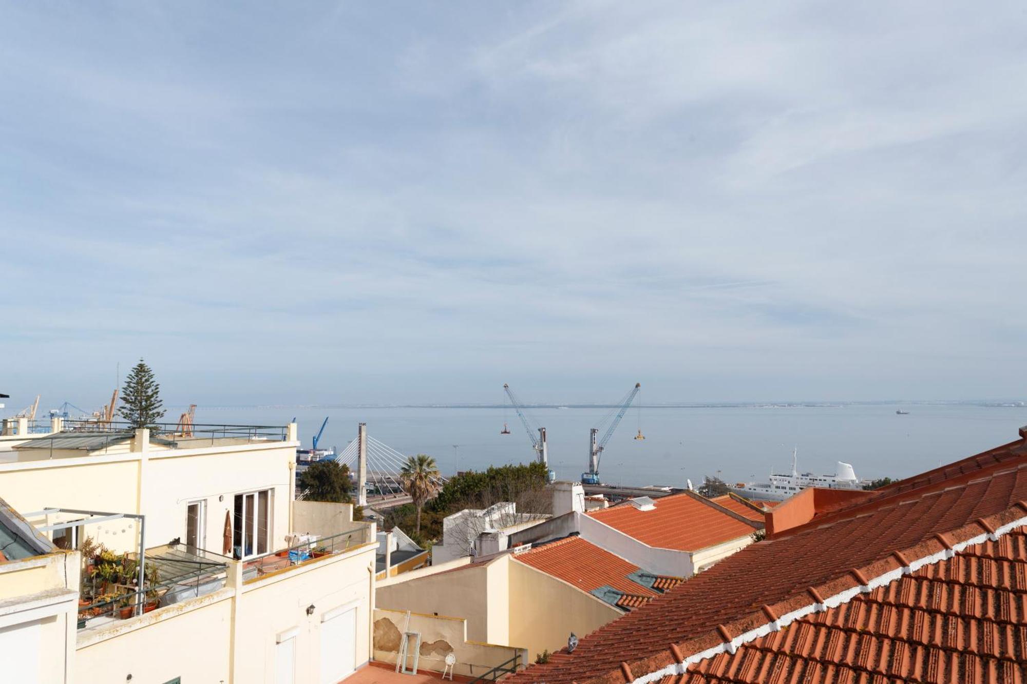 Barbadinhos Apartments In Lisbon Historic Neighborhood Zewnętrze zdjęcie